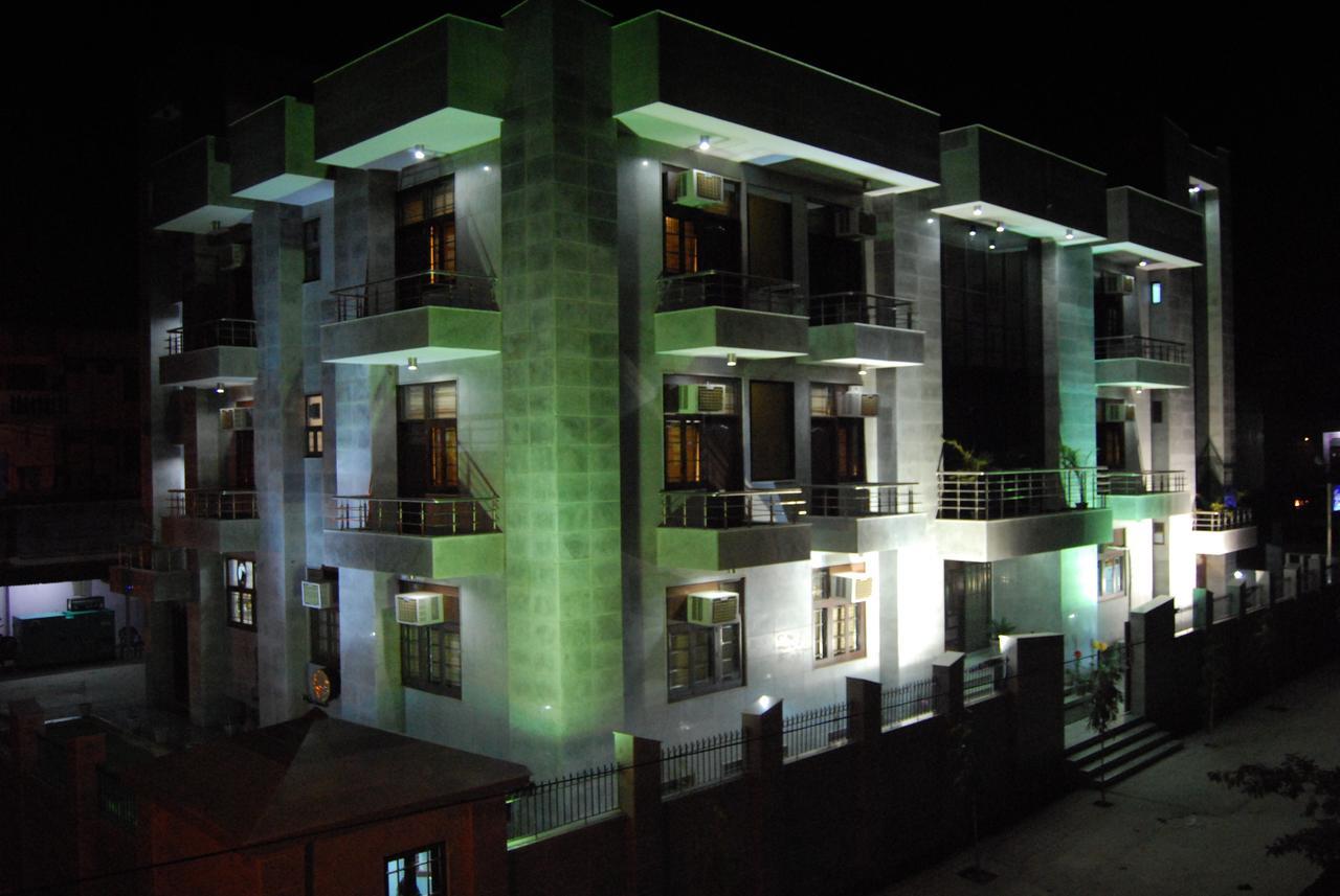 Hotel The Urmi à Haridwār Extérieur photo