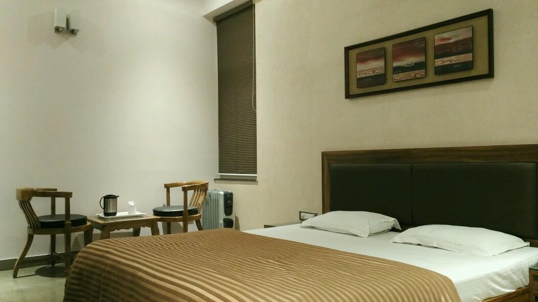 Hotel The Urmi à Haridwār Extérieur photo