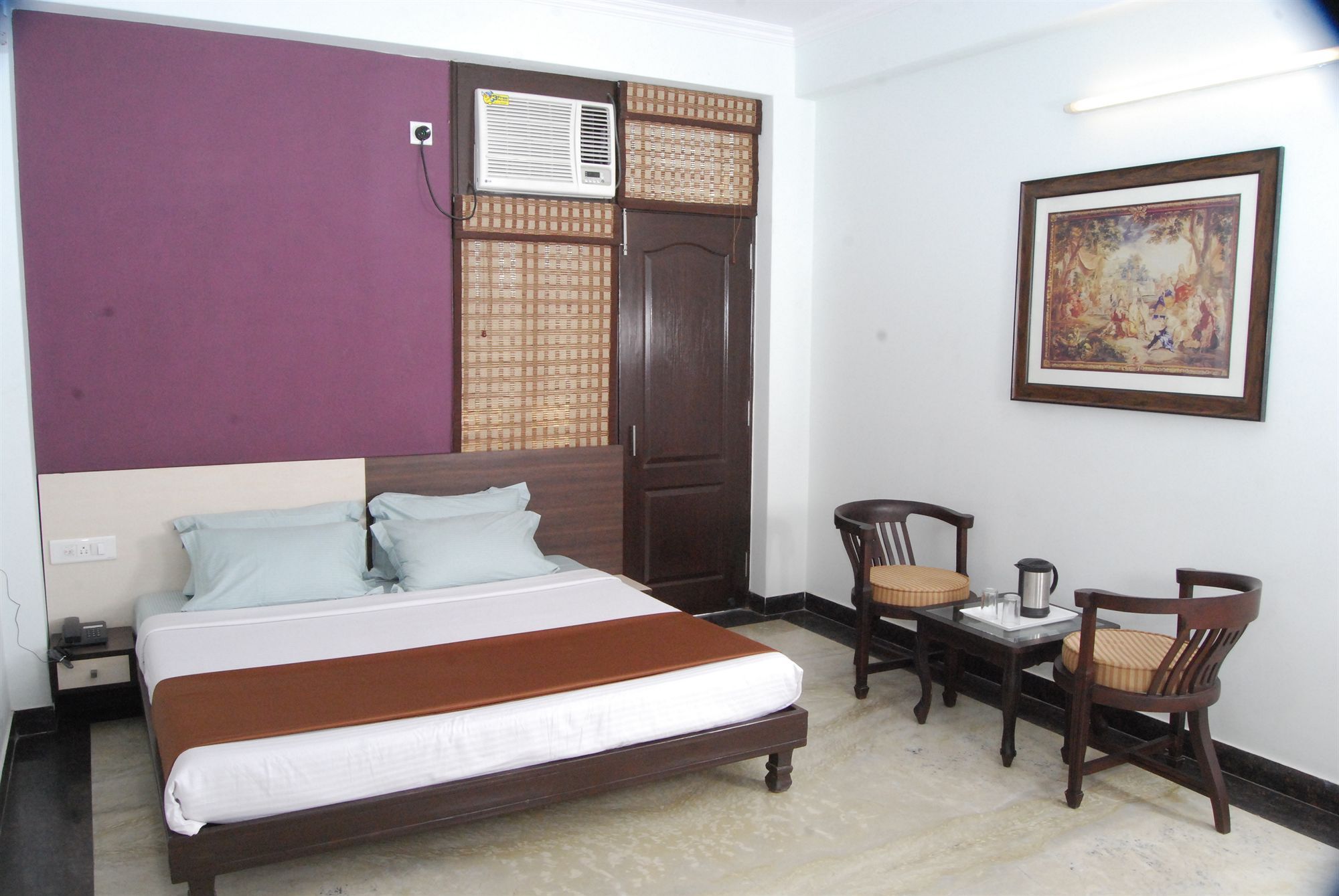 Hotel The Urmi à Haridwār Extérieur photo