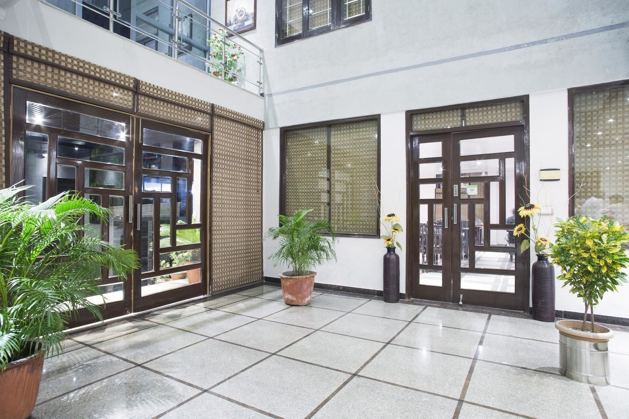 Hotel The Urmi à Haridwār Extérieur photo